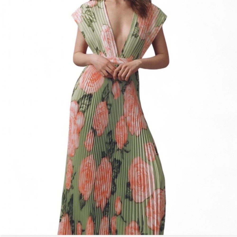 L'IDÉE Pleated Gala Gown in Fleur Rose, Size 10 NWT